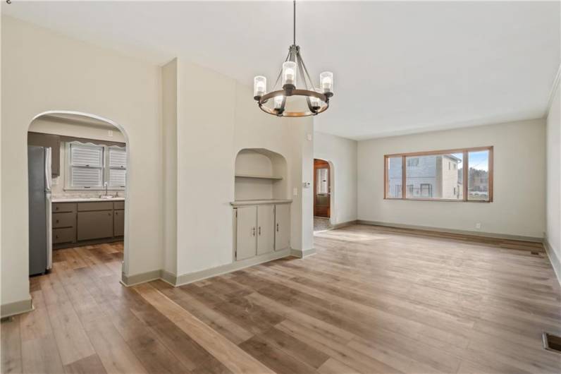 DINING ROOM W/BUILT-IN