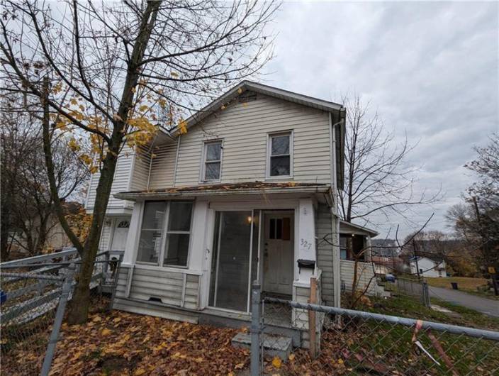 327 4th ave: 6 bed, 1 bath, vacant, prev rent $725/mo