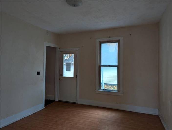 86 3rd Ave
