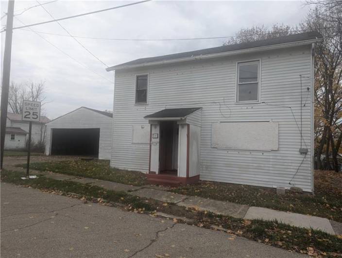 241 4th ave: 3 bed, 2 bath, vacant, prev rent $650/mo