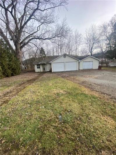 2 car garage and workshop on left belongs with property