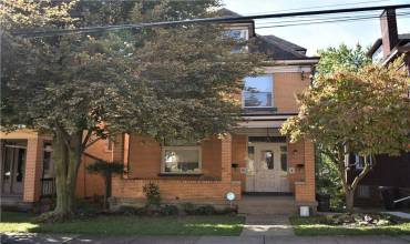 Turn key duplex centrally located and close to all of the inner city amenities.