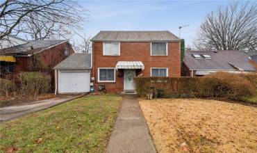 2132 Village Dr, Pittsburgh, PA 15221, 2 Bedrooms Bedrooms, 3 Rooms Rooms,1 BathroomBathrooms,Residential,For Sale,Village Dr,1683416