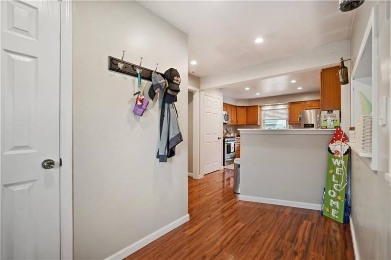 Foyer w/ Coat Closet