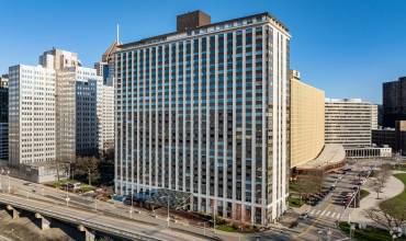 320 Fort Duquesne Blvd, Pittsburgh, PA 15222, 1 Bedroom Bedrooms, 4 Rooms Rooms,1 BathroomBathrooms,Residential,For Sale,Fort Duquesne Blvd,1683928