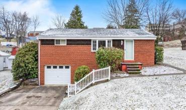 12 Suffolk Drive, Corapolis, PA 15108, 3 Bedrooms Bedrooms, 8 Rooms Rooms,2.1 BathroomsBathrooms,Residential,For Sale,Suffolk Drive,1684146