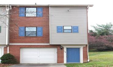 136 Woodhaven Dr, Seven Fields, PA 16046, 2 Bedrooms Bedrooms, ,1.1 BathroomsBathrooms,Lease,For Sale,Woodhaven Dr,1681566