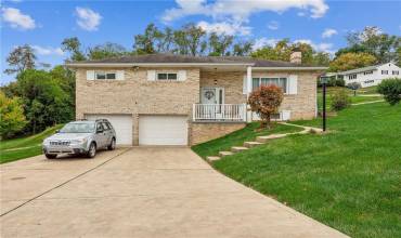 103 Simpson Dr, Jefferson Hills, PA 15025, 3 Bedrooms Bedrooms, 8 Rooms Rooms,1.2 BathroomsBathrooms,Residential,For Sale,Simpson Dr,1684584