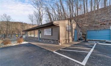 1290 Brodhead Rd, Coraopolis, PA 15108, ,Commercial-industrial-business,For Sale,Brodhead Rd,1684538