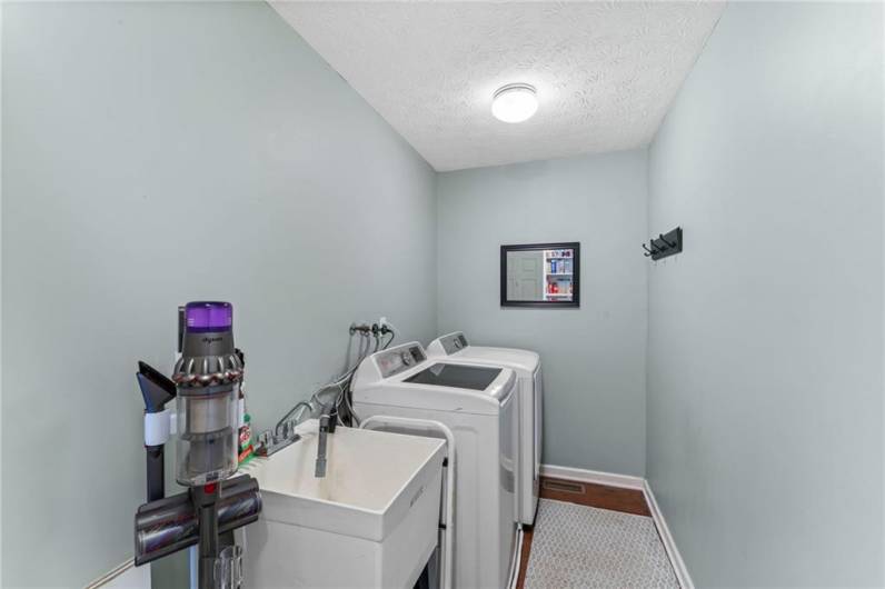 Laundry Room 114 Scenery Hill Drive