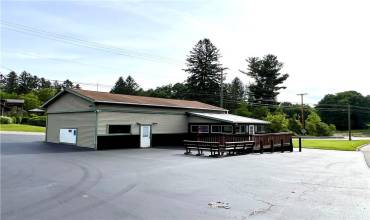 3374 State St, Edinburg, PA 16116, ,Commercial-industrial-business,For Sale,State St,1684787