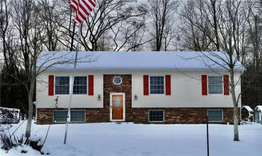 393 Hartwick Rd, Mercer, PA 16137, 2 Bedrooms Bedrooms, 10 Rooms Rooms,3 BathroomsBathrooms,Residential,For Sale,Hartwick Rd,1684741