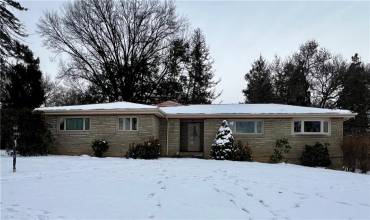 825 Ridgeview Dr, Pittsburgh, PA 15228, 3 Bedrooms Bedrooms, 9 Rooms Rooms,2.1 BathroomsBathrooms,Residential,For Sale,Ridgeview Dr,1684794