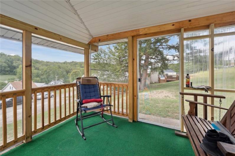 Lower Level Screened in porch