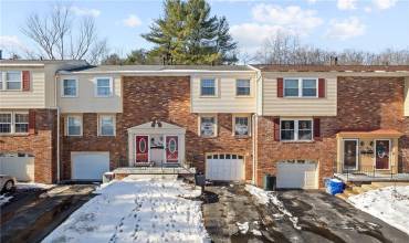 309 Hunting Creek Rd, Canonsburg, PA 15317, 3 Bedrooms Bedrooms, ,1.1 BathroomsBathrooms,Residential,For Sale,Hunting Creek Rd,1685322