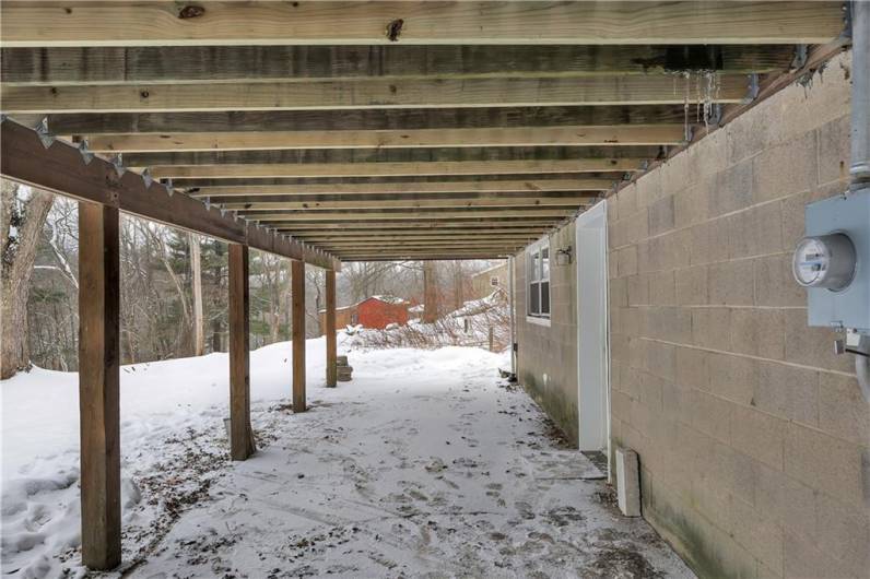 Patio Great for relaxing Underneath Deck.