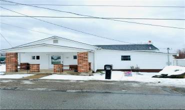 814 Marietta St, Connellsville, PA 15425, 3 Bedrooms Bedrooms, ,1 BathroomBathrooms,Residential,For Sale,Marietta St,1685647