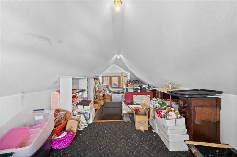 Very large L-shaped attic space leaves lots of room for storage and/or bonus room/office.