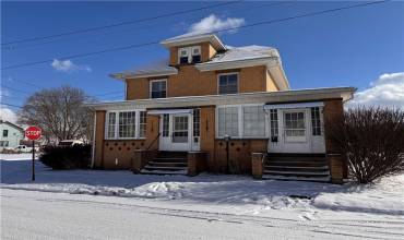 316 Cedar St, New Castle, PA 16102, ,Multi-unit,For Sale,Cedar St,1685802