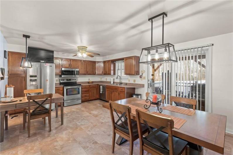 Kitchen/dining area