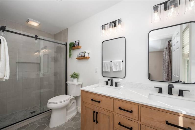 must-see the floor tile and this updated bath. perfection