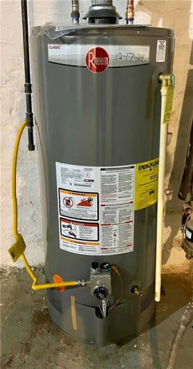 NEW Rheem hot water tank