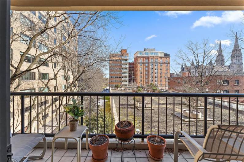 146 Bellefield Ave, Pittsburgh, PA 15213, 3 Bedrooms Bedrooms, 8 Rooms Rooms,2 BathroomsBathrooms,Residential,For Sale,Bellefield Ave,0,1685828