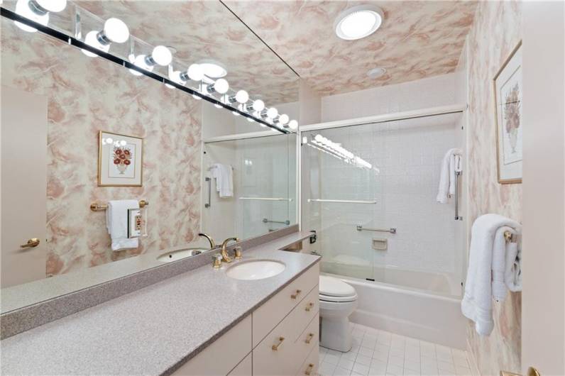 146 Bellefield Ave, Pittsburgh, PA 15213, 3 Bedrooms Bedrooms, 8 Rooms Rooms,2 BathroomsBathrooms,Residential,For Sale,Bellefield Ave,0,1685828