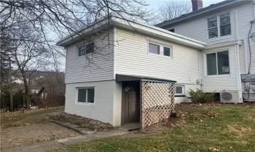 221 B Van Buren Street, Evans City, PA 16033, 1 Bedroom Bedrooms, ,1 BathroomBathrooms,Lease,For Sale,Van Buren Street,1686548