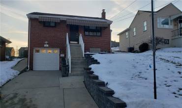 697 Shadow Dr, Carnegie, PA 15106, 3 Bedrooms Bedrooms, 10 Rooms Rooms,2 BathroomsBathrooms,Residential,For Sale,Shadow Dr,1686625