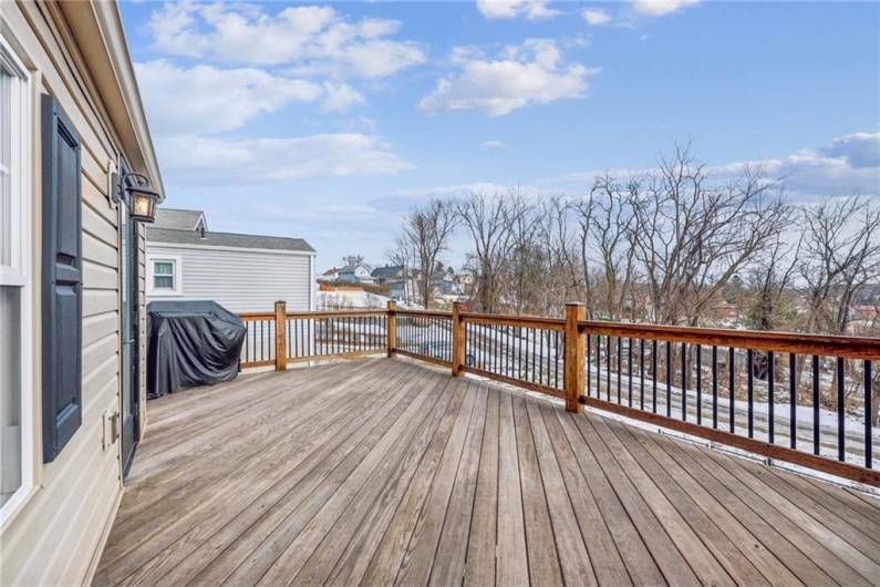 relax on this beautiful deck off your kitchen