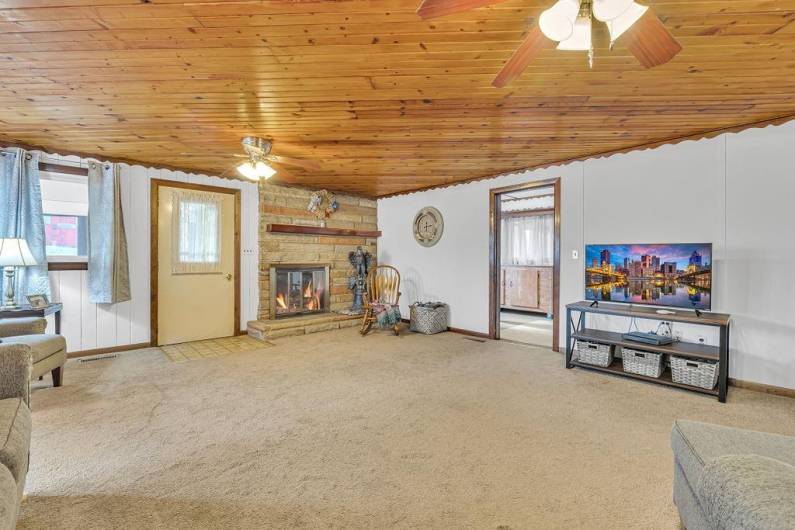 View from kitchen to main front door and entrance to mud room.