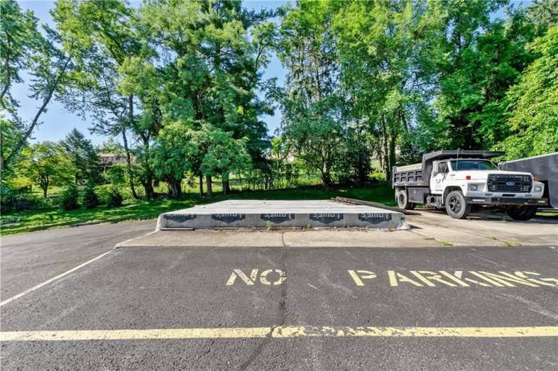 Full foundation (previously ice cream shop) with all utilities and basement