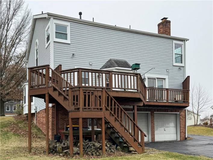 Rear view of the home.