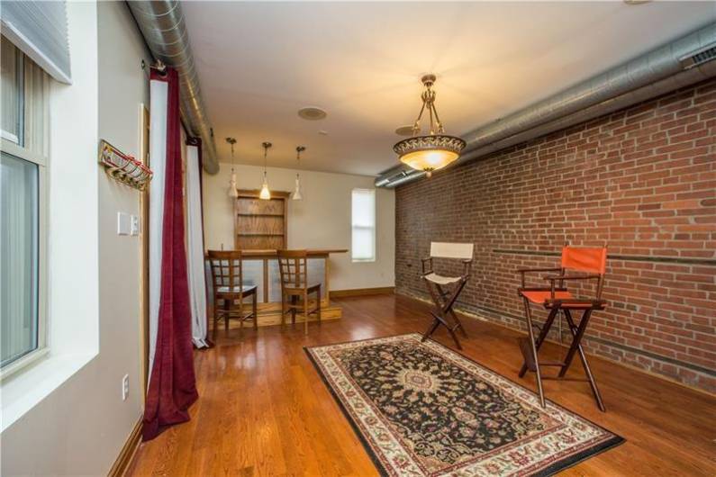 Party, relax, or make it an office...great wet bar area!