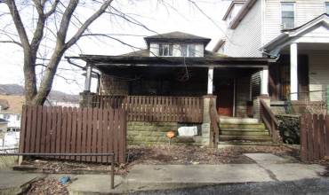 802 5th St, Mc Kees Rocks, PA 15136, 2 Bedrooms Bedrooms, 4 Rooms Rooms,1 BathroomBathrooms,Residential,For Sale,5th St,1690021