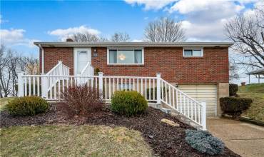 176 Elmwood Dr, Glenshaw, PA 15116, 2 Bedrooms Bedrooms, 6 Rooms Rooms,2 BathroomsBathrooms,Residential,For Sale,Elmwood Dr,1690033