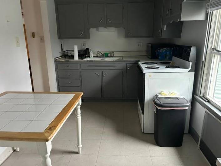 Upper unit Kitchen