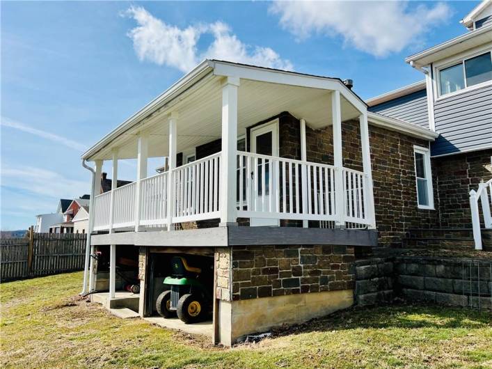 Apartment covered porch and entrance