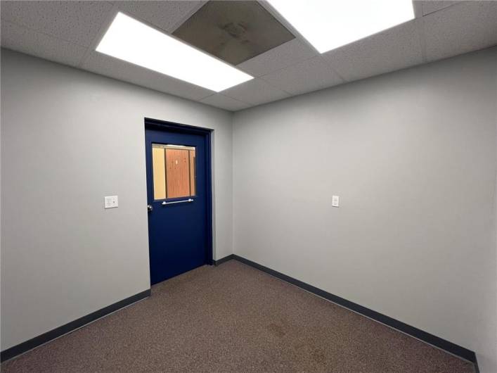 Soundproof Recording Room / Previously used for Podcasts