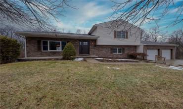 274 Evans Rd, Zelienople, PA 16063, 3 Bedrooms Bedrooms, 10 Rooms Rooms,2.1 BathroomsBathrooms,Residential,For Sale,Evans Rd,1690511