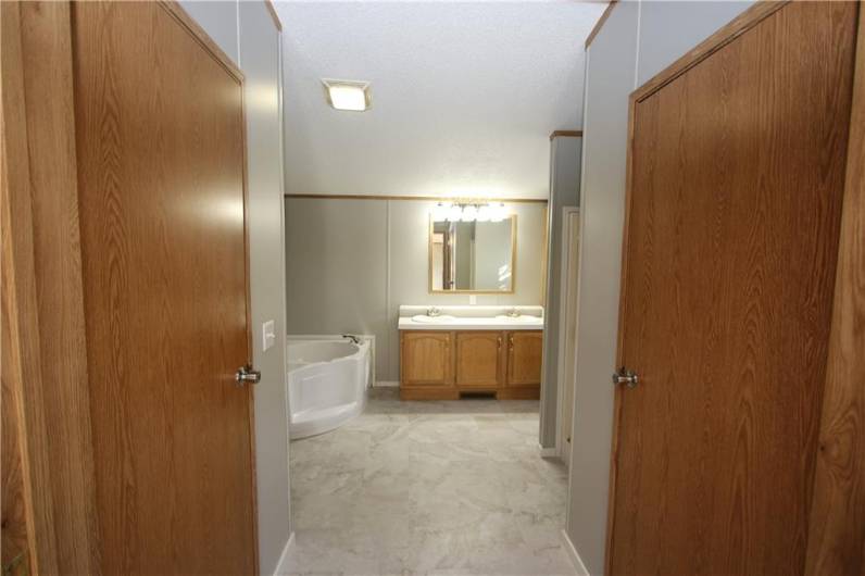 Huge 4x4 Walkin Closets on each side of Master Bathroom upon entrance