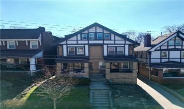 5552 Bartlett Street, Pittsburgh, PA 15217, 4 Bedrooms Bedrooms, ,2.1 BathroomsBathrooms,Residential,For Sale,Bartlett Street,1690697