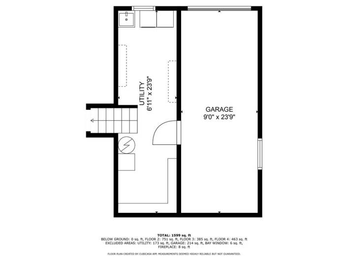 Floor plan created by app, all measurements are estimates.