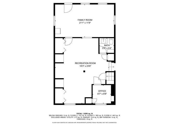 Floor plan created by app, all measurements are estimates.