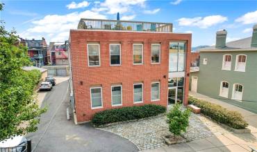 260 42nd Street, Pittsburgh, PA 15201, 2 Bedrooms Bedrooms, ,2 BathroomsBathrooms,Residential,For Sale,42nd Street,1670122