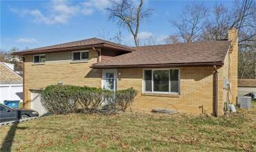 110 Faybern Dr, Penn Hills, PA 15147, 3 Bedrooms Bedrooms, ,2 BathroomsBathrooms,Residential,For Sale,Faybern Dr,1676948