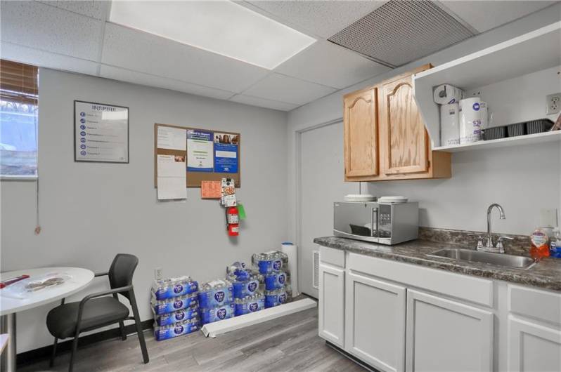 301 Smith Dr Unit 1, Cranberry Township, PA 16066, ,Commercial-industrial-business,For Sale,Smith Dr Unit 1,1690774