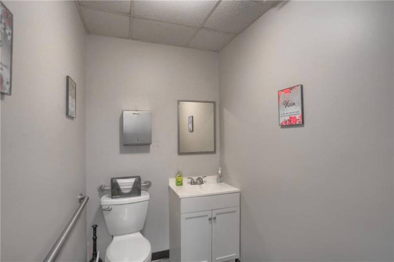 301 Smith Dr Unit 1, Cranberry Township, PA 16066, ,Commercial-industrial-business,For Sale,Smith Dr Unit 1,1690774