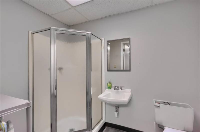 301 Smith Dr Unit 1, Cranberry Township, PA 16066, ,Commercial-industrial-business,For Sale,Smith Dr Unit 1,1690774